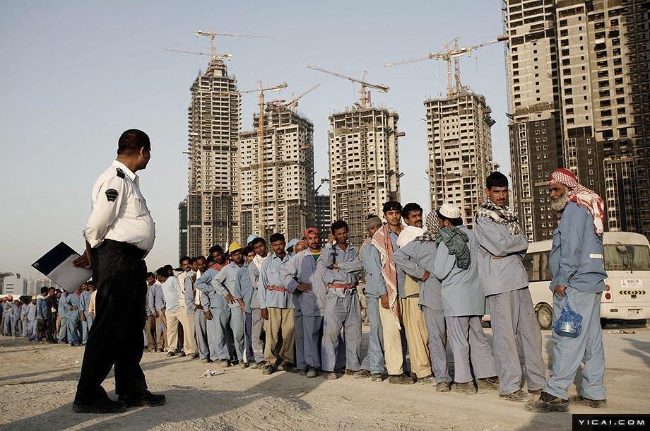 迪拜繁华背后的外劳建设者